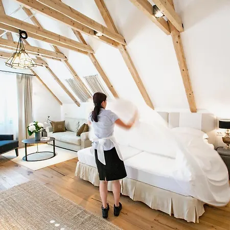 Lesar Angel - Member Of Hip 4*