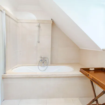 Lesar Angel - Member Of Hip