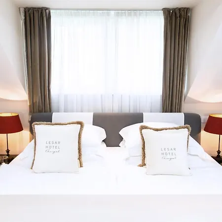 Lesar Angel - Member Of Hip Hotell