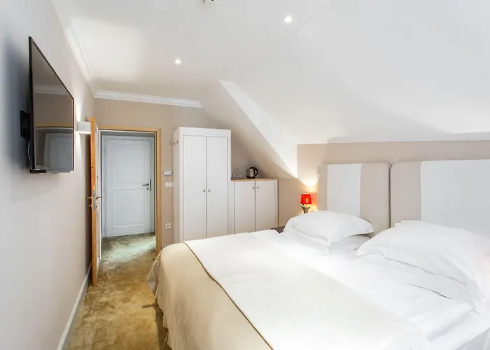 Lesar Angel - Member Of Hip Ljubljana