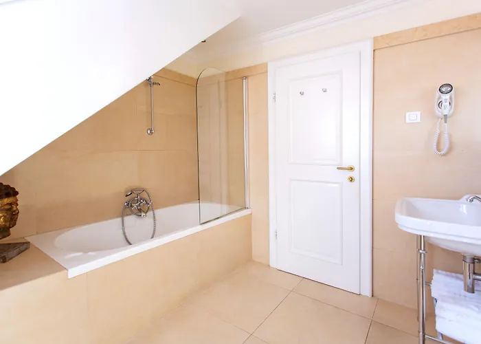 Lesar Angel - Member Of Hip Hotel Ljubljana