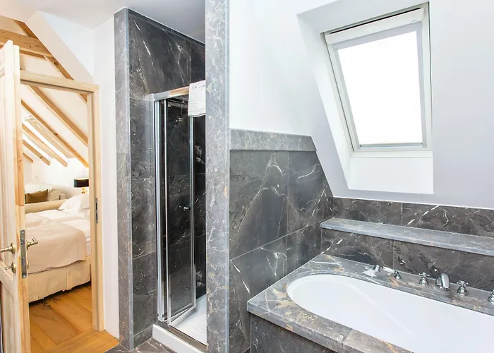 Lesar Angel - Member Of Hip 4* Ljubljana