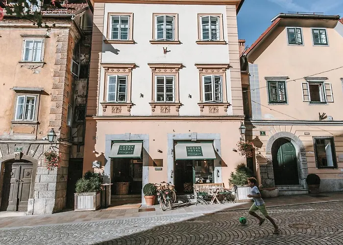 Lesar Angel - Member Of Hip 4* Ljubljana