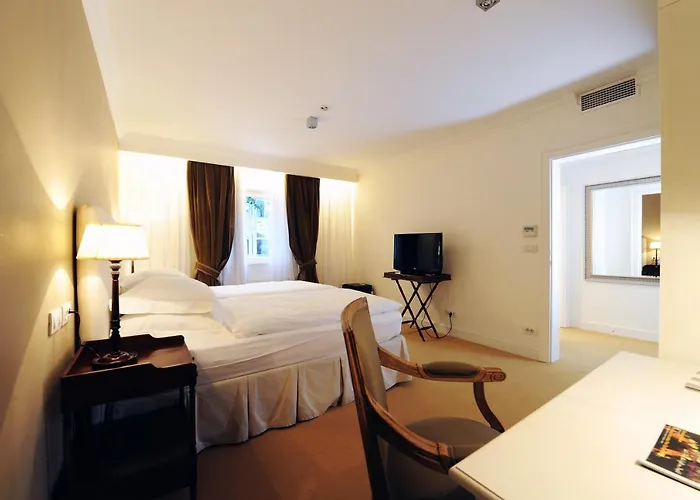 Lesar Angel - Member Of Hip 4* Ljubljana